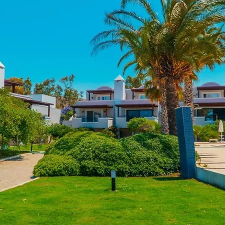 Apartament Rueya Gibi Bir Tatil Icin Denize Sifir Havuzlu Daire *