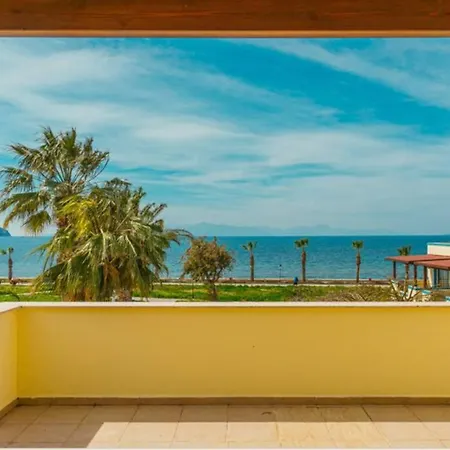 아파트 Rueya Gibi Bir Tatil Icin Denize Sifir Havuzlu Daire *