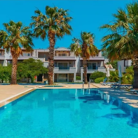 Rueya Gibi Bir Tatil Icin Denize Sifir Havuzlu Daire Bodrum