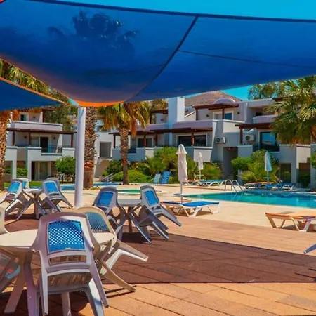 Rueya Gibi Bir Tatil Icin Denize Sifir Havuzlu Daire 아파트