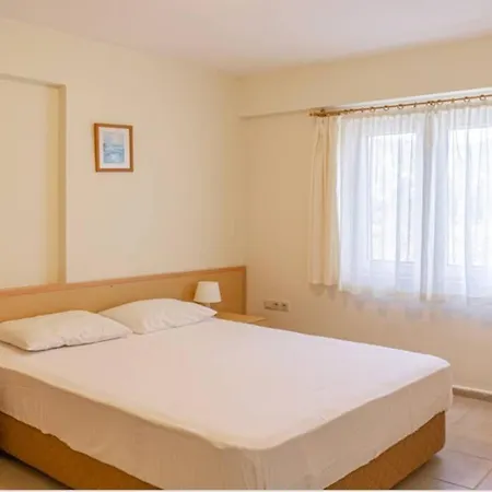 아파트 Rueya Gibi Bir Tatil Icin Denize Sifir Havuzlu Daire Bodrum