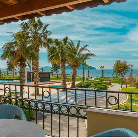아파트 Rueya Gibi Bir Tatil Icin Denize Sifir Havuzlu Daire